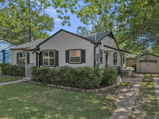111 W Gay Ave., Gladewater, TX 75647
