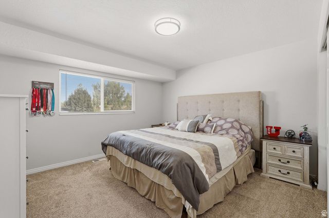 914 W 2600 N, Clinton, UT 84015