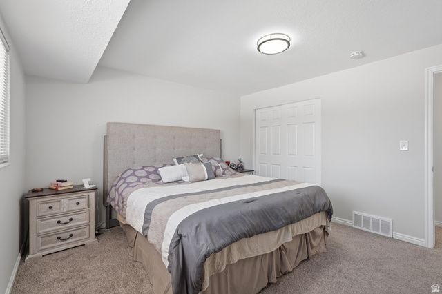 914 W 2600 N, Clinton, UT 84015