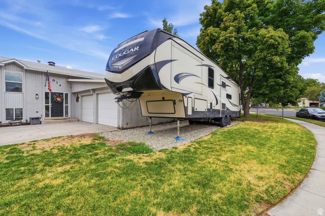 914 W 2600 N, Clinton, UT 84015