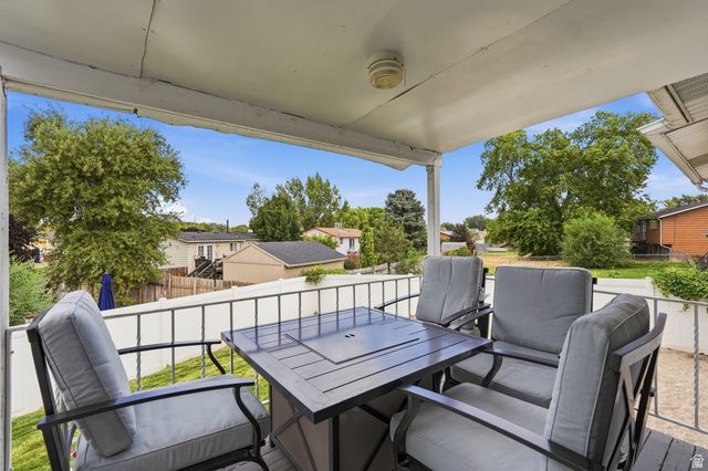 914 W 2600 N, Clinton, UT 84015