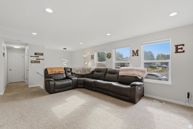 914 W 2600 N, Clinton, UT 84015