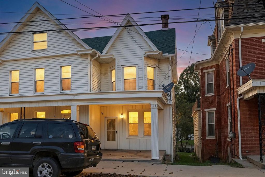 124 MAIN STREET, Windsor, PA 17366