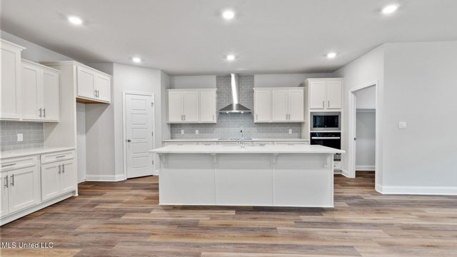 6640 Palm Pointe Drive, Ocean Springs, MS 39564