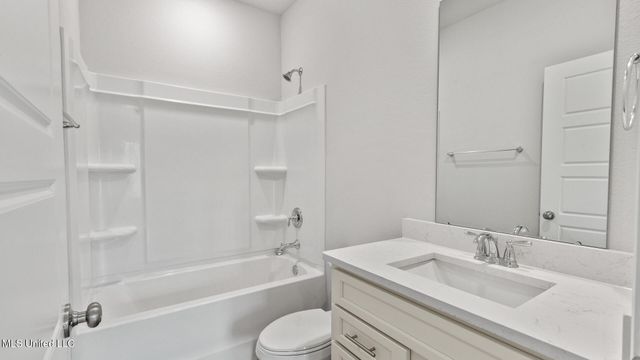 6640 Palm Pointe Drive, Ocean Springs, MS 39564