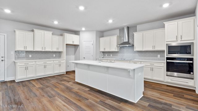 6640 Palm Pointe Drive, Ocean Springs, MS 39564