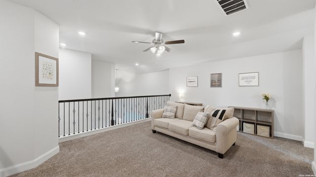 2613 Mallinckrodt, New Braunfels, TX 78132