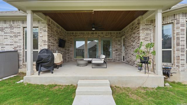 2613 Mallinckrodt, New Braunfels, TX 78132