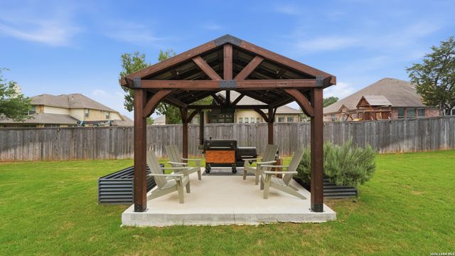 2613 Mallinckrodt, New Braunfels, TX 78132