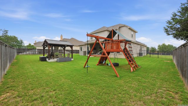 2613 Mallinckrodt, New Braunfels, TX 78132