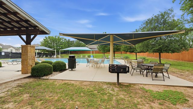 2613 Mallinckrodt, New Braunfels, TX 78132