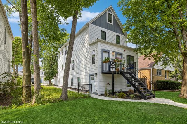 1113 S Taylor Avenue, Oak Park, IL 60304