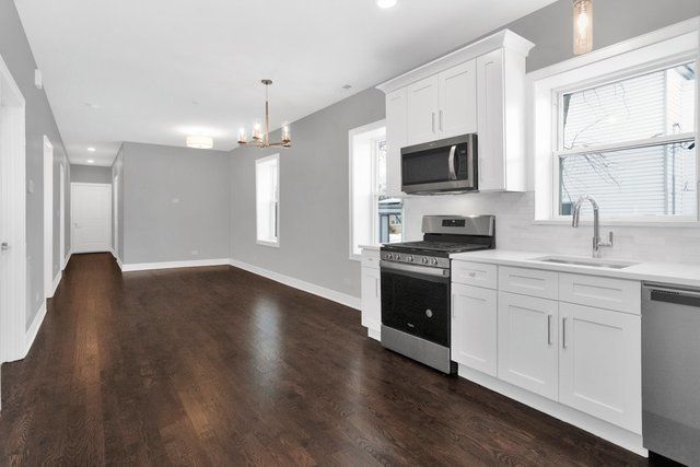 1113 S Taylor Avenue, Oak Park, IL 60304