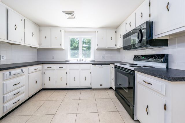 63 White Rock Road, Yarmouth Port, MA 02675