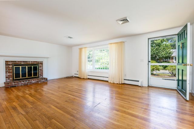 63 White Rock Road, Yarmouth Port, MA 02675