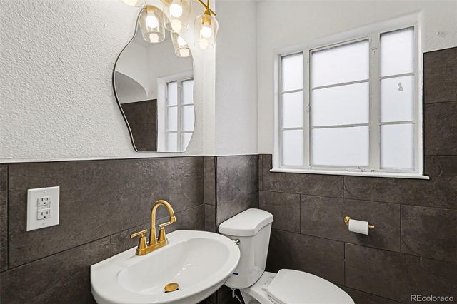 1535 S University Boulevard, Denver, CO 80210