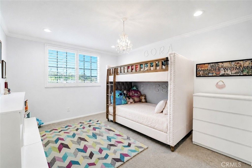 Image 22 of property listing at 869 Admiral Court, Oak Park, CA 91377