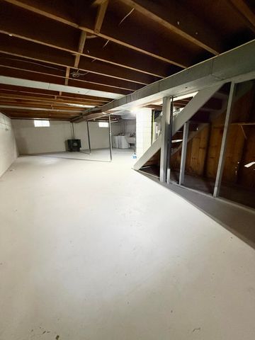 10348 Dewberry Street, Portage City, MI 49024