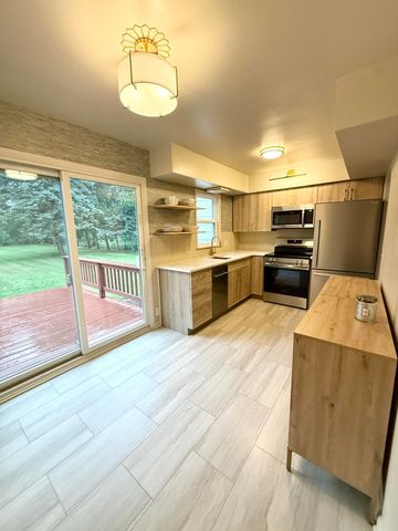 10348 Dewberry Street, Portage City, MI 49024