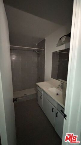 8759 Tobias Avenue apt 05, Los Angeles, CA 91402