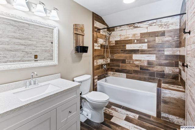 16297 16 County Road, Blair, NE 68008