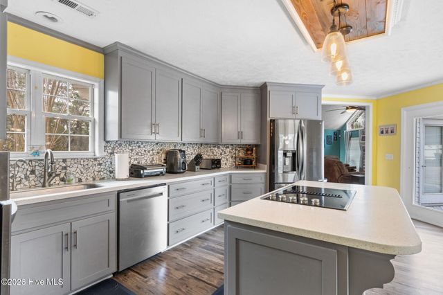 3022 Pine Hill Drive SW, Shallotte, NC 28470