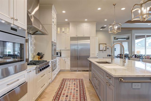 1121 Cumberland Court, Nichols Hills, OK 73116