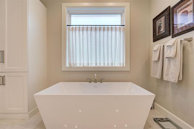 1121 Cumberland Court, Nichols Hills, OK 73116