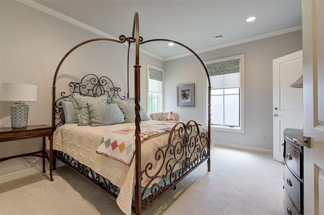 1121 Cumberland Court, Nichols Hills, OK 73116