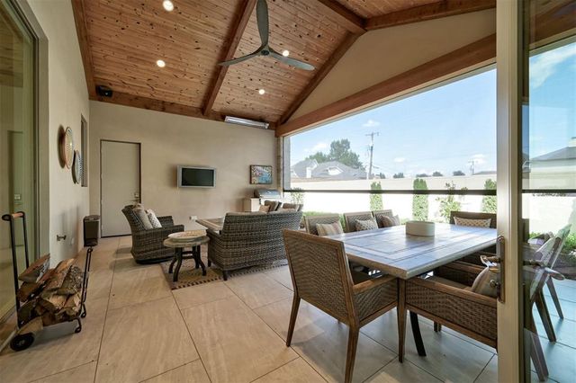 1121 Cumberland Court, Nichols Hills, OK 73116