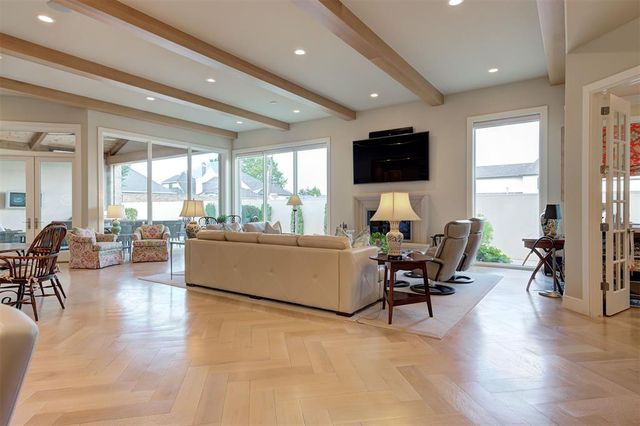 1121 Cumberland Court, Nichols Hills, OK 73116