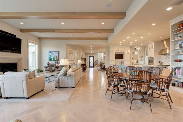 1121 Cumberland Court, Nichols Hills, OK 73116