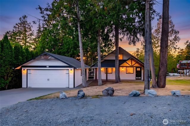 728 Tillamuk Drive, La Conner, WA 98257