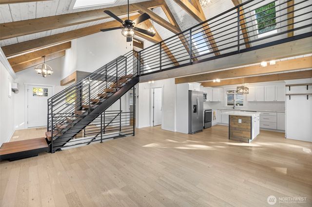 728 Tillamuk Drive, La Conner, WA 98257