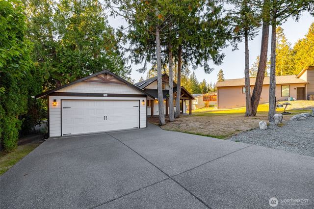 728 Tillamuk Drive, La Conner, WA 98257