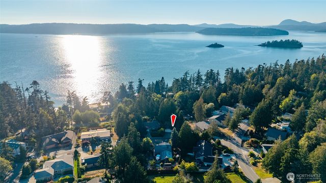 728 Tillamuk Drive, La Conner, WA 98257
