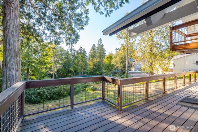728 Tillamuk Drive, La Conner, WA 98257
