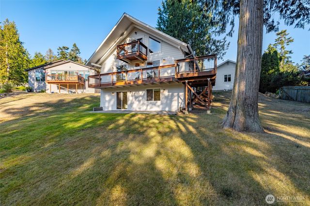 728 Tillamuk Drive, La Conner, WA 98257