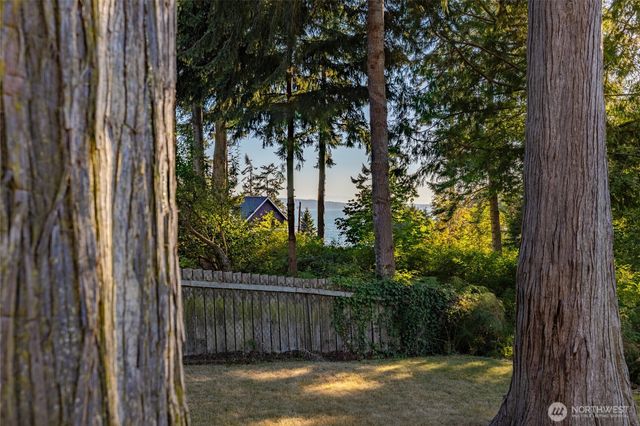 728 Tillamuk Drive, La Conner, WA 98257