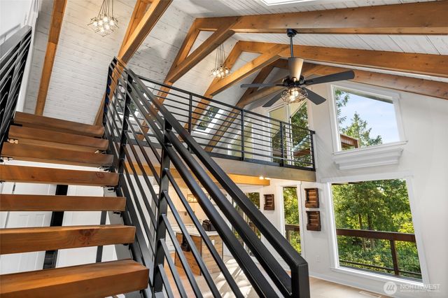 728 Tillamuk Drive, La Conner, WA 98257