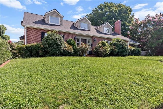 124 Orchard Street, Mount Airy, NC 27030