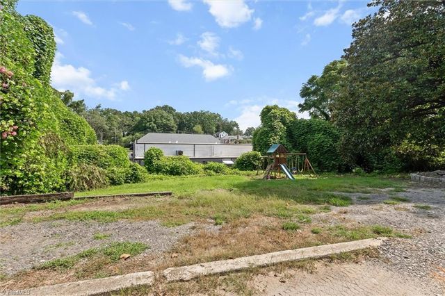 124 Orchard Street, Mount Airy, NC 27030