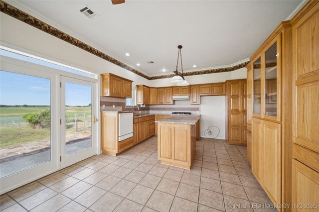 22615 Ns 4058 Road, Nowata, OK 74048