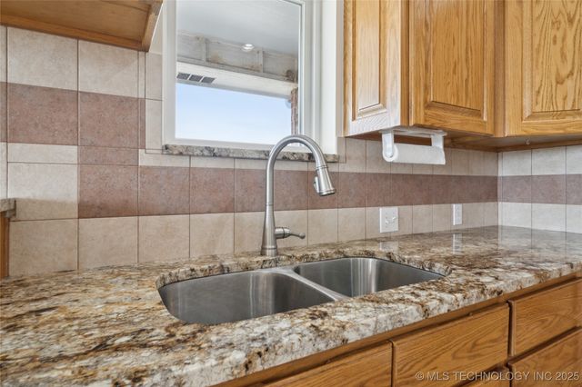 22615 Ns 4058 Road, Nowata, OK 74048