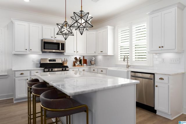 3428 CHATHAM CIRCLE, Trussville, AL 35173