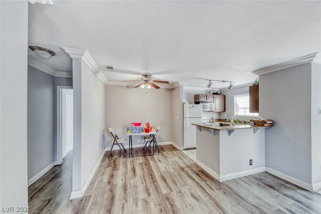 4050 Pacific Harbors Drive 245, Las Vegas, NV 89121