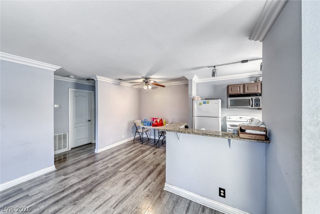 4050 Pacific Harbors Drive 245, Las Vegas, NV 89121