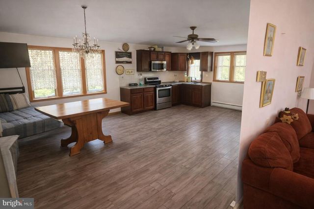 301 LEAF AVE, Bellmawr, NJ 08031