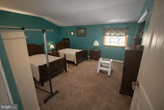 301 LEAF AVE, Bellmawr, NJ 08031