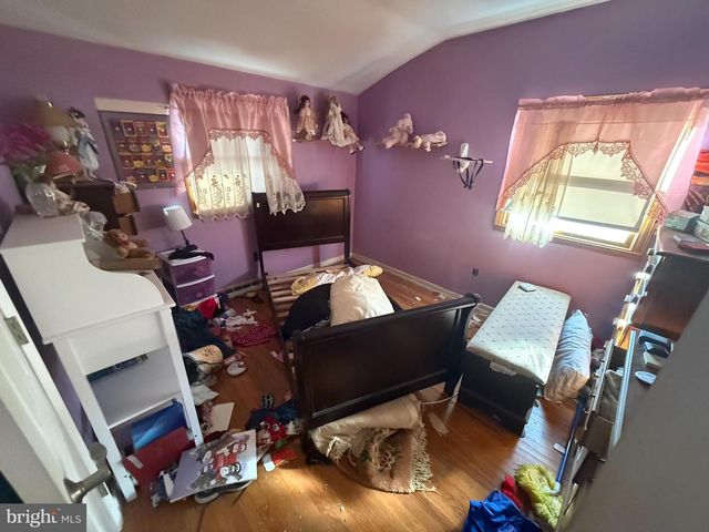 301 LEAF AVE, Bellmawr, NJ 08031